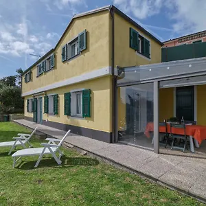 https://villino-adelaide.hotelitalianriviera.com