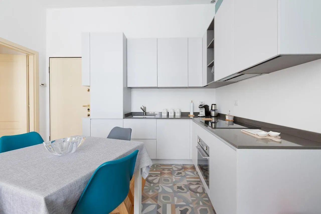 Appartamento Con Balcone- Bullona District Milan 0*,